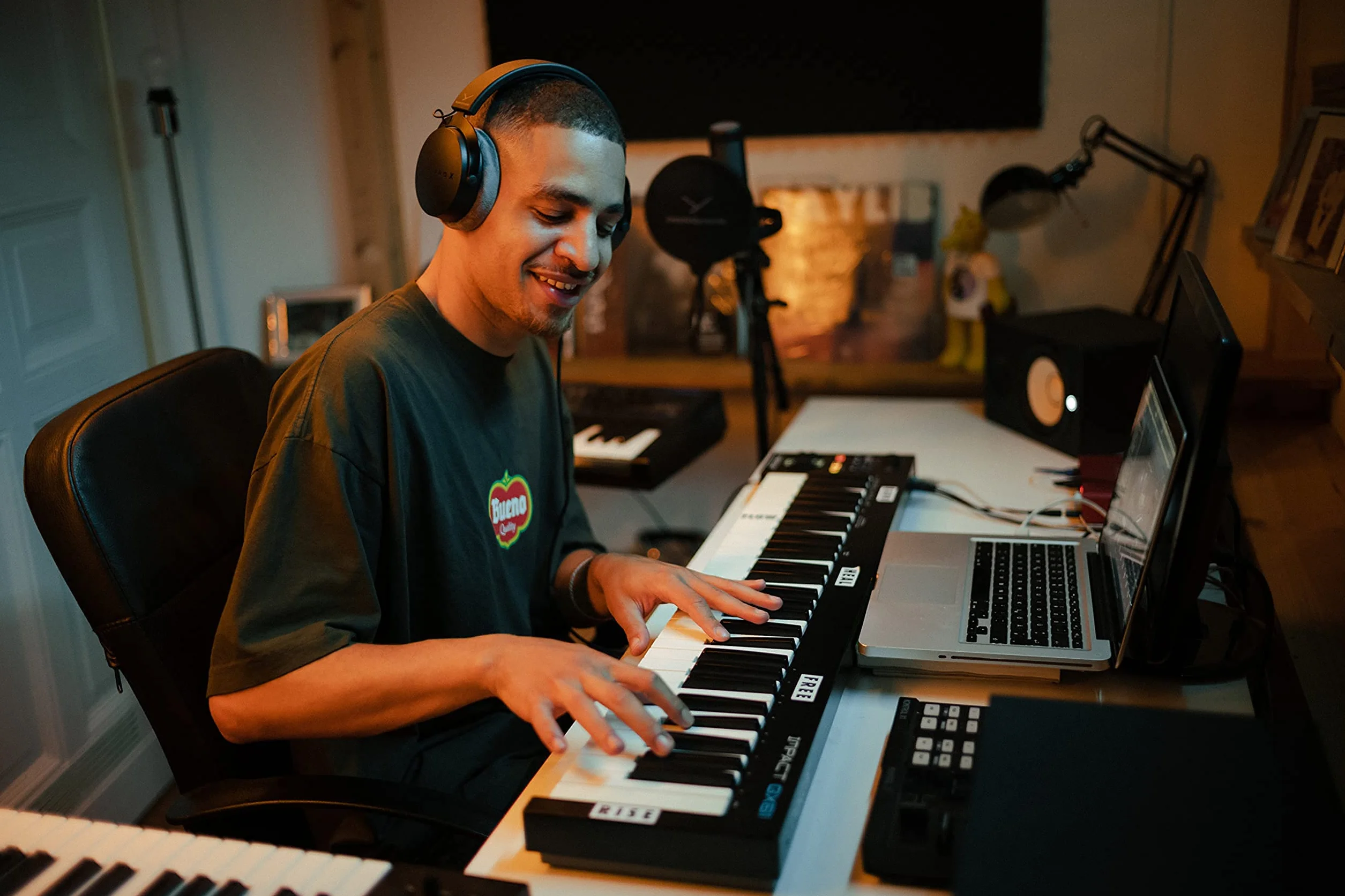 beyerdynamic DT 700 Pro X Casque de Studio avec transducteurs Stellar.45 pour l'enregistrement, Le Monitoring et Le mixage sur Tous Les appareils de Lecture (fermé)
